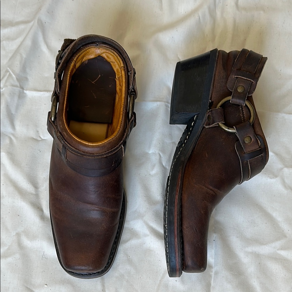 Women’s Brown Leather Mules